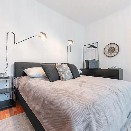 Wagram Am Hauptbahnhof *